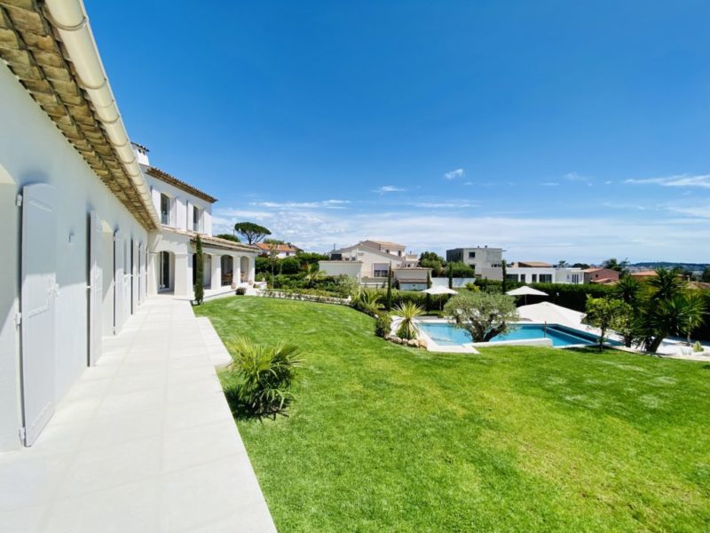 villa golfe juan f