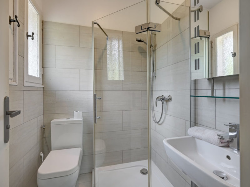 villa to rent 18