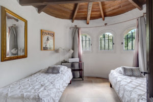 villa to rent 19