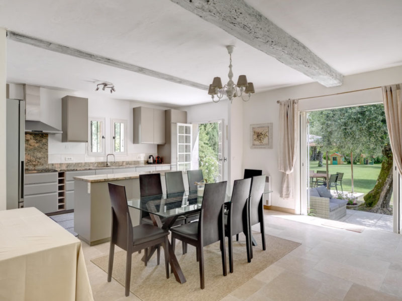 villa to rent 23