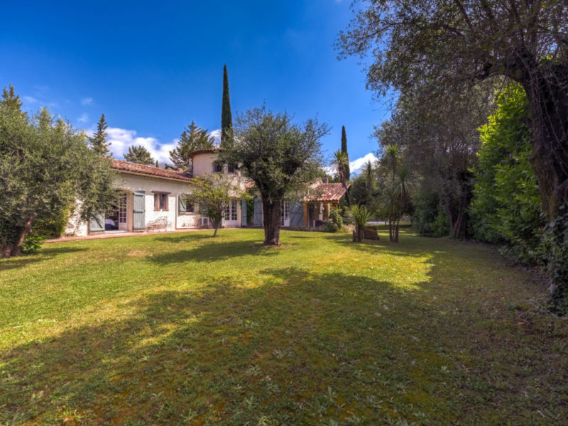 villa to rent 25