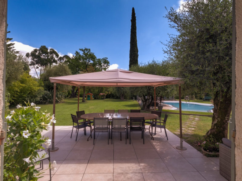 villa to rent 27