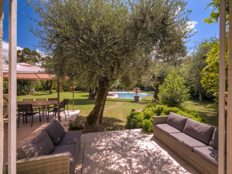 villa to rent 28